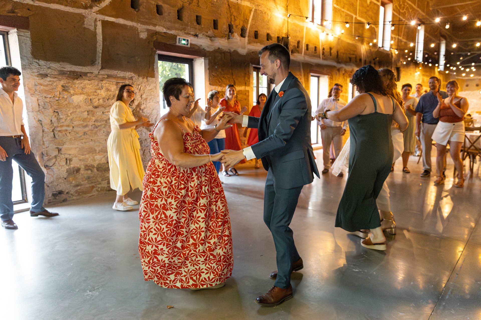 Danse dans la grange