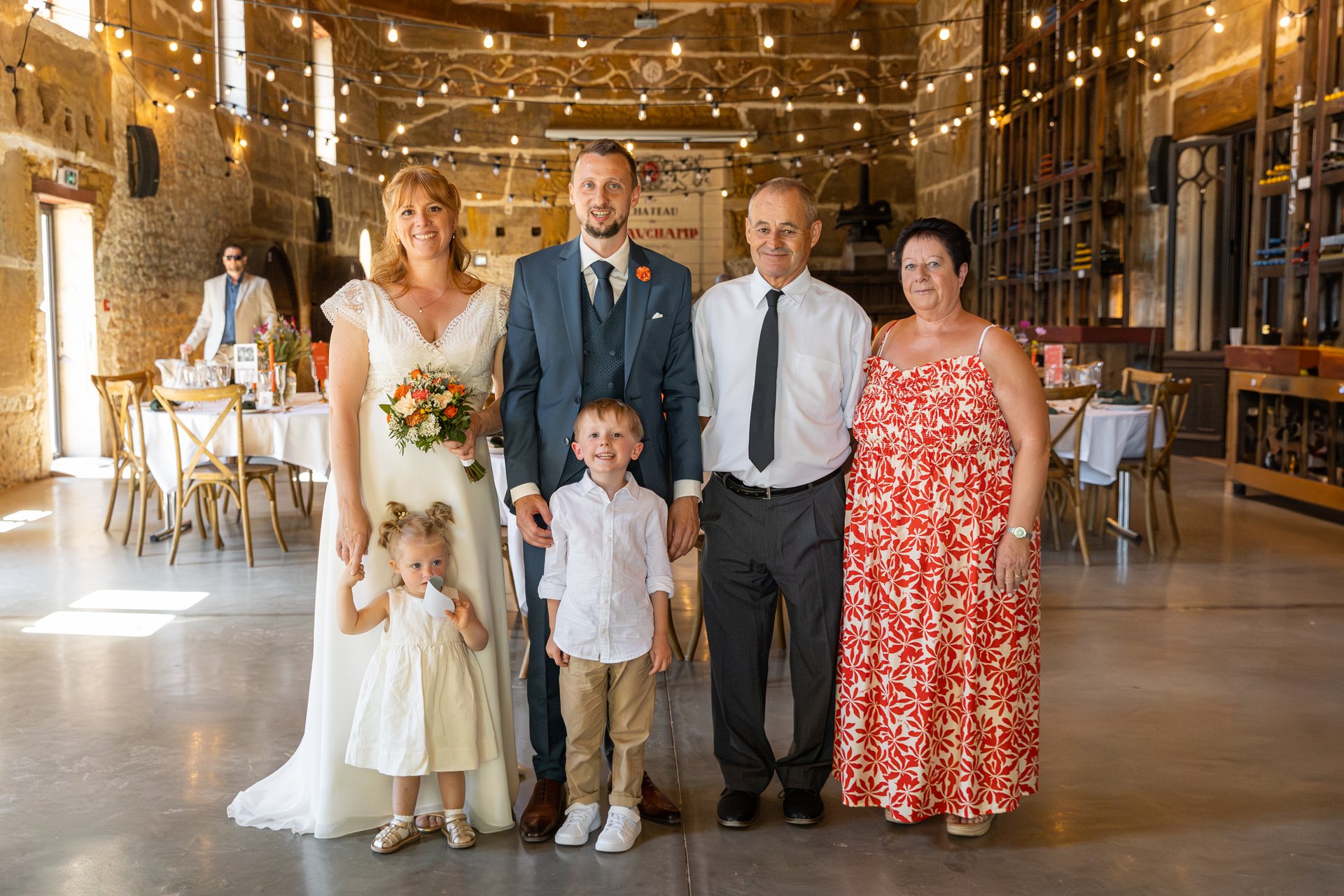 Portrait famille dans la grange